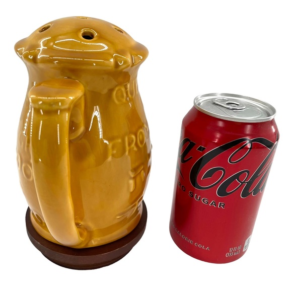 Vintage Ceramic Grated Cheese Shaker w/ Cheese Spelt Internationally in Mustard - Picture 2 of 9